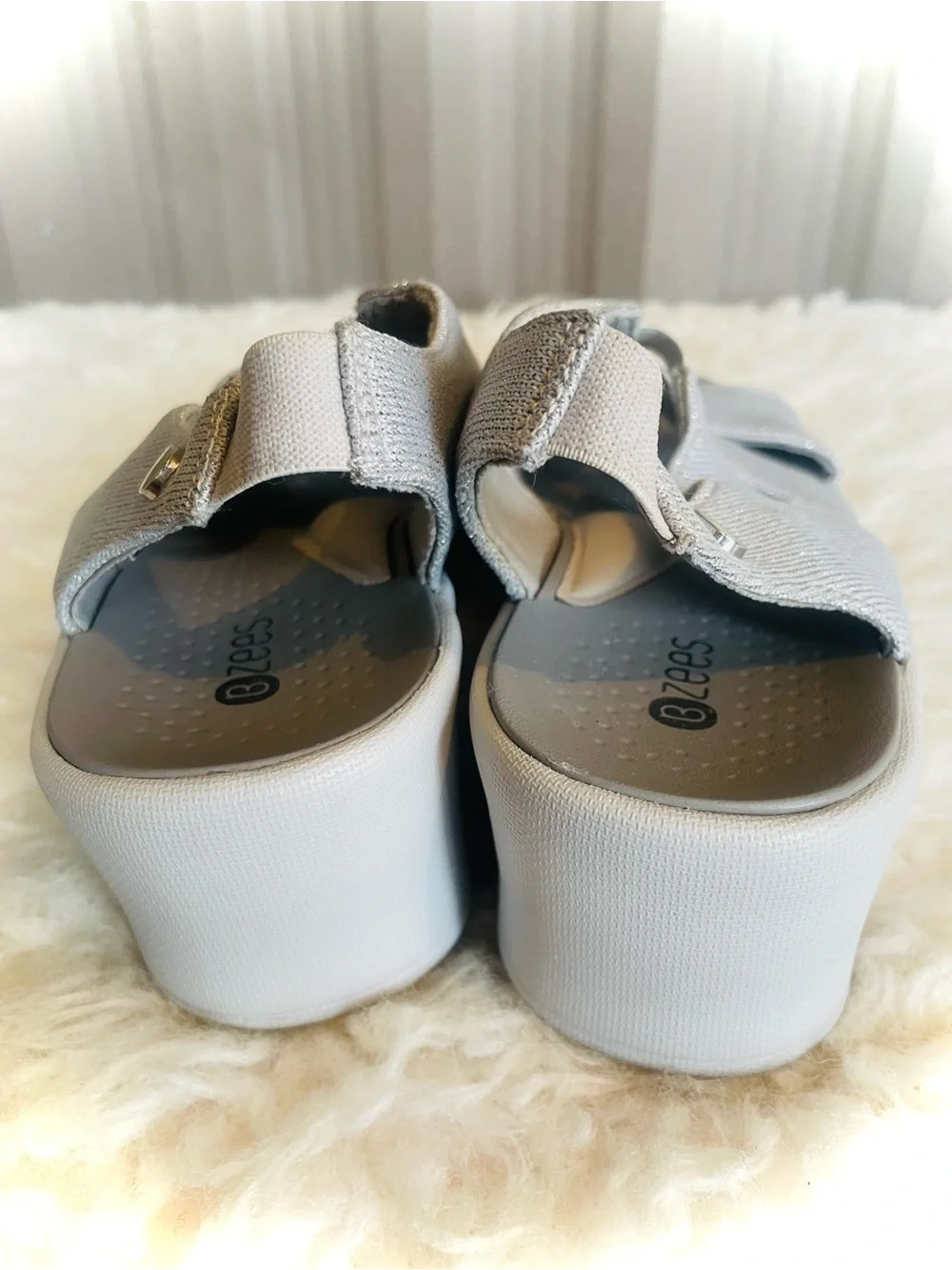 Bzees Finale Wedge Sling back Wedge Sandal Machine Washable Silver Sparkle 6M